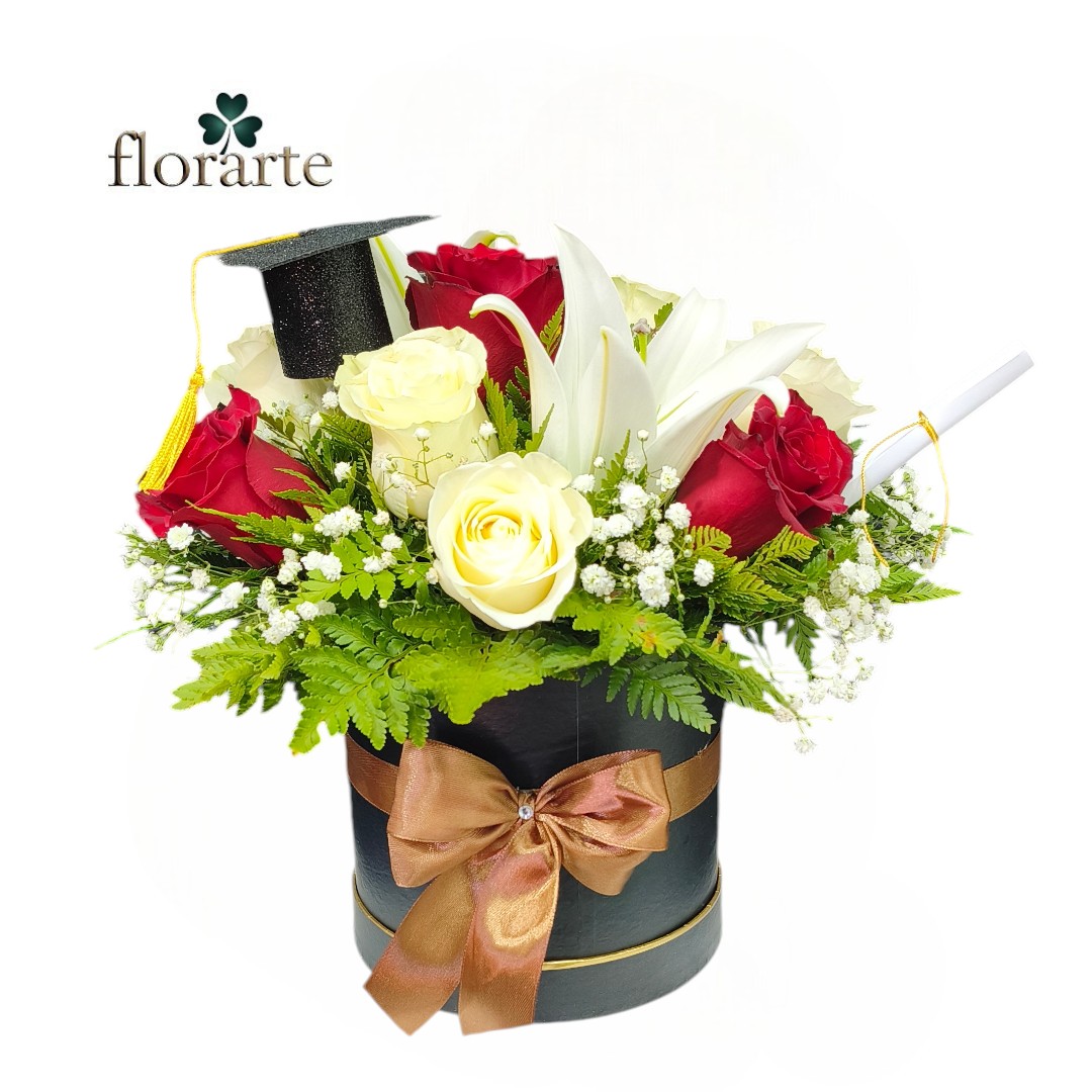 1 . (73) Box Cilindro 10 Rosas + Lirio + Birrete - Imagen 1