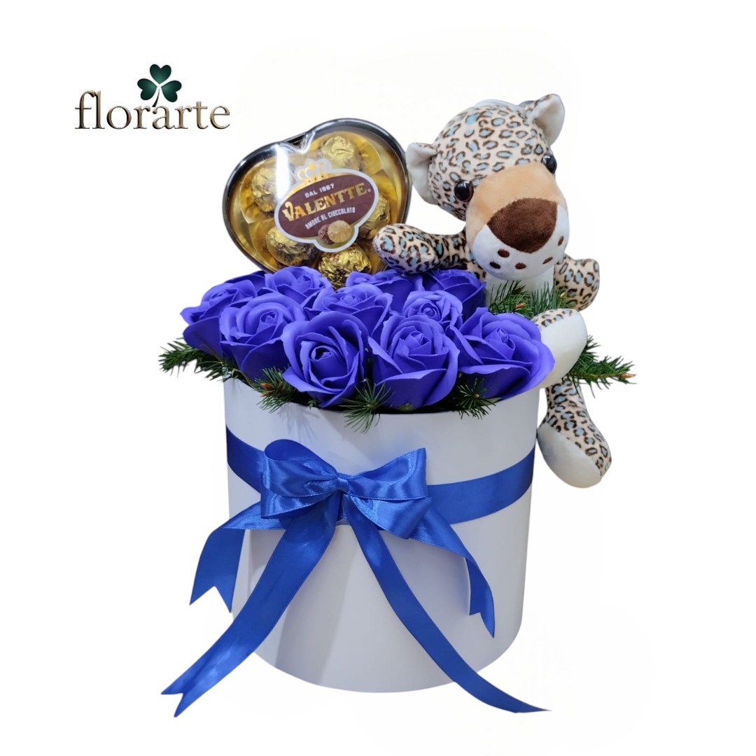 box48 Box 12 Rosas Eternas De Jabón + Bombones Valentte + Peluche - Imagen 1